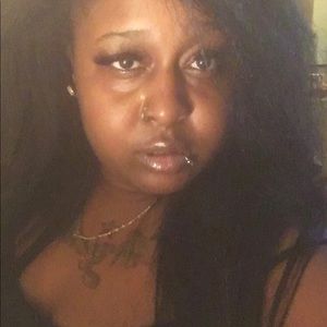 Meet your Posher, Monai